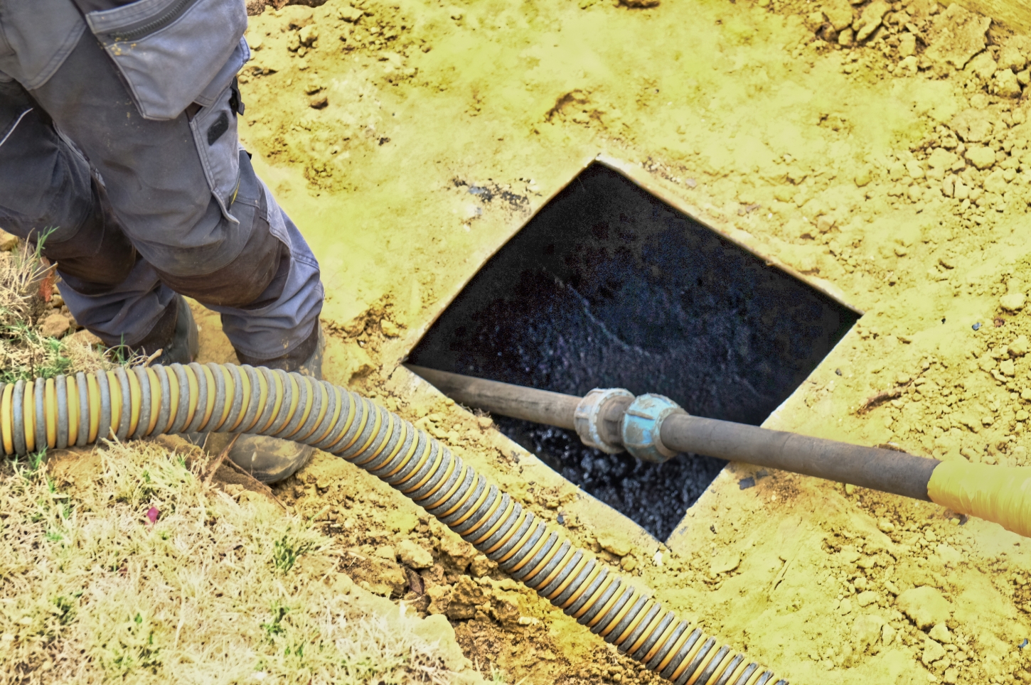 Le nettoyage d'un réservoir à mazout se fait généralement dans le cadre d'une neutralisation, d'un enlèvement ou d'un assainissement.