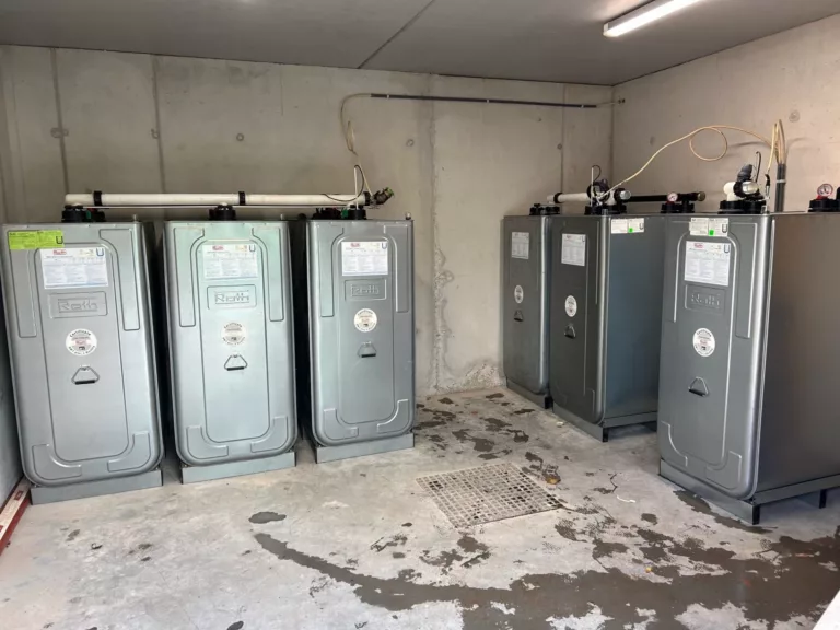 Plaatsen 6 nieuwe tanks Heverlee, tennisclub