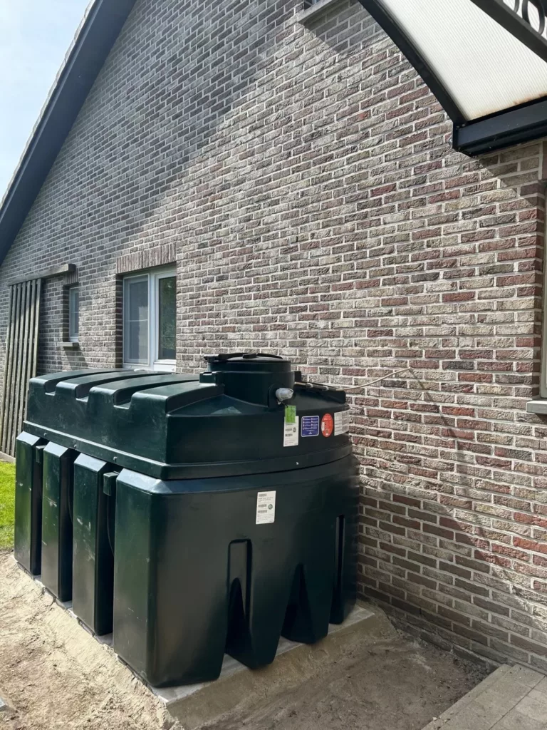 Plaatsen nieuwe tank in Overpelt 1
