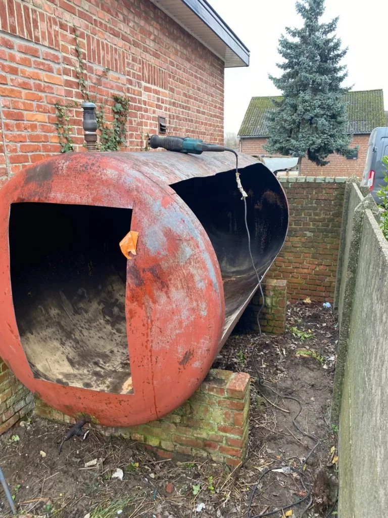 Verwijderen bovengrondse tank in Lovenjoel